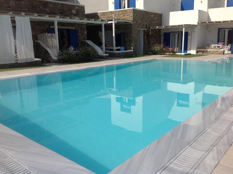 Blue, White And Grey Suites Ornos (Mykonos) Exterior foto